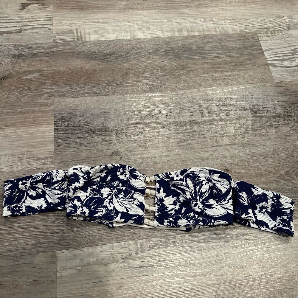 BEACH BUNNY Bandeau Bikini Top Size Small Blue Floral Print Strappy Back